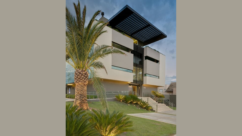 Entenda com Rodrigo Gonçalves Pimentel o que significa manter a função social da empresa durante o processo de recuperação judicial.