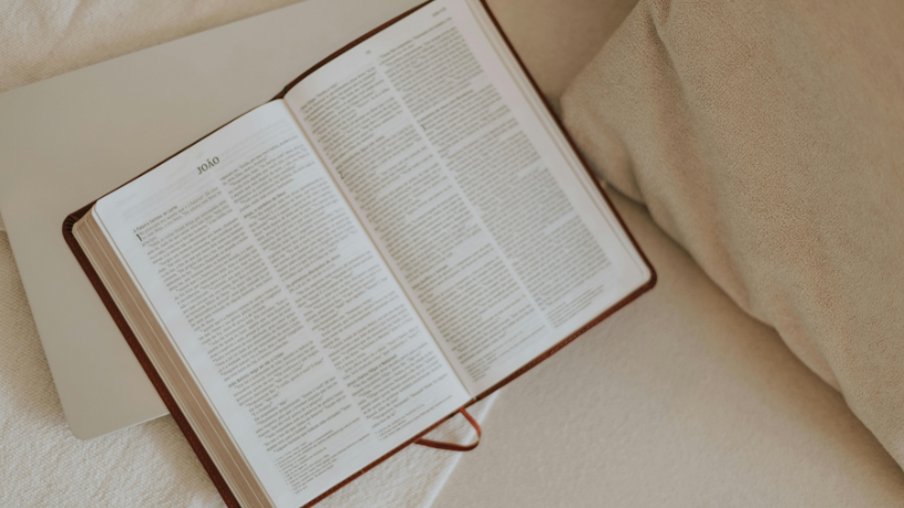 Descubra com Jose Eduardo De Oliveira e Silva como a Teologia do Corpo revela a linguagem do amor e da vida.