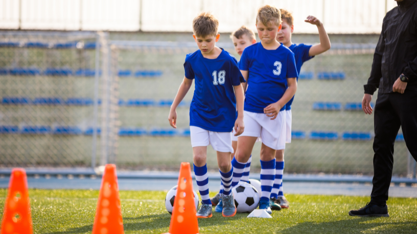 Como os projetos esportivos escolares, na visão de Sérgio Bento De Araújo, impulsionam a transformação social nas comunidades e ampliam oportunidades.